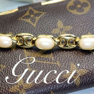 ⚜️PAOLO GUCCI Simulated Pearl Gold Tone Brooch ✨